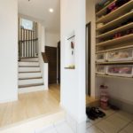 玄関収納：三陽工務店